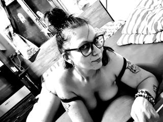 Mit dem Model chatten Tvojamilfka39